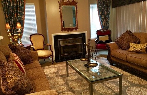 Greenville Condo | Exquisite 2BR Luxury Suite Prime Greenville Location