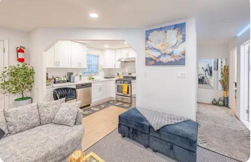 Newark Apartment | Exquisite 3 Bedrooms