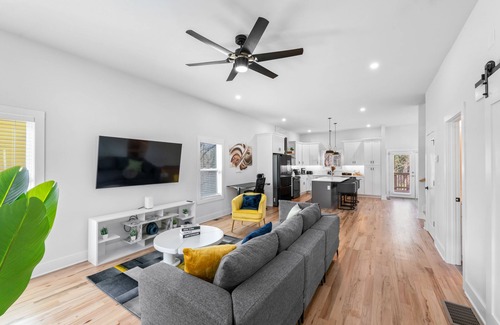 Church Street House | Exquisite 4-Bedroom Luxury Home Near Downtown Atlanta: NO CLEANING FEES