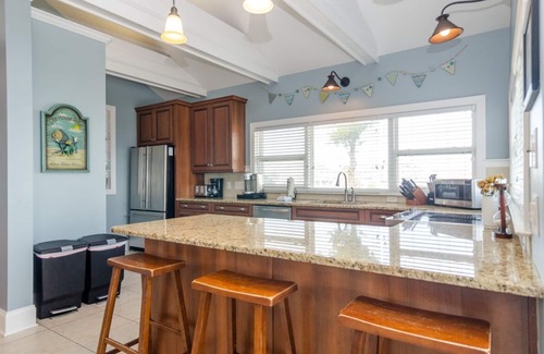 South End House | Exquisite 4000 sq ft Oceanfront Home