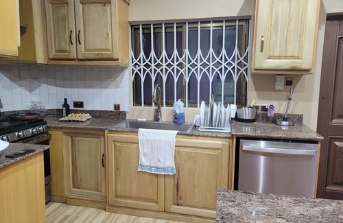 Kumasi House | Exquisite 5-Bedroom House with free Parking
