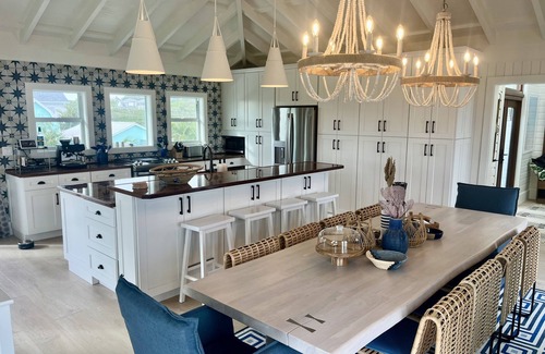 Hope Town House | Exquisite 8 bedroom Ocean Front Luxury Villa with Pool