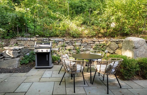 Bedford House | Exquisite Bedford Lux Retreat.