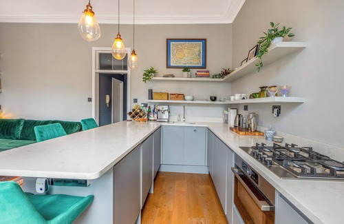 Mildmay Apartment | Exquisite Bright 1BR flat, 2 min to Canonbury Tube