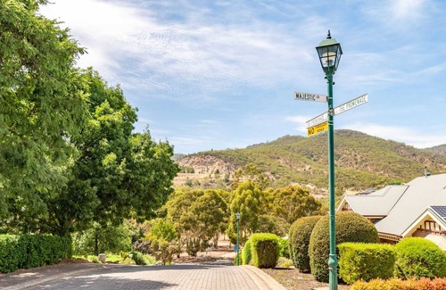 Highbury House | Exquisite, Charming 4BR Family Getaway