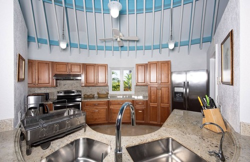 Double Bay House | Exquisite Contemporary Beachfront Estate with Pool on Pink Sand Beach