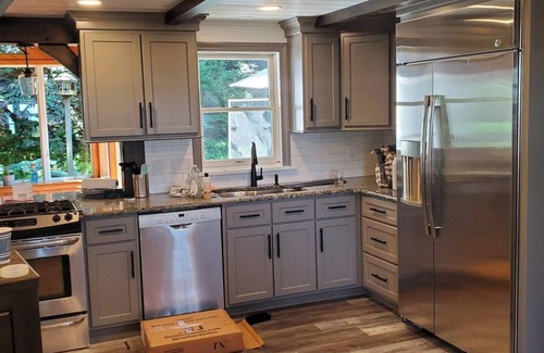 New Holland Cottage | Exquisite cottage with valley views and Hot Tub