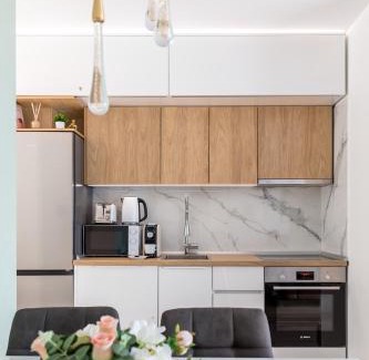 Split Apartment | Exquisite Couples Delight with free bikes & parking