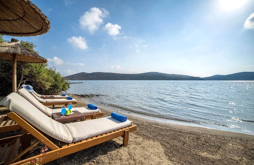Vathianos Kampos Villa | Exquisite Crete Villa | Villa Diamond | 3 Bedrooms | Direct Access to a Private.