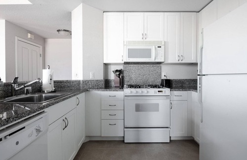 Cupertino Apartment | Exquisite Cupertino 1BR w/Balcony & Gym, nr Nightlife, by Blueground