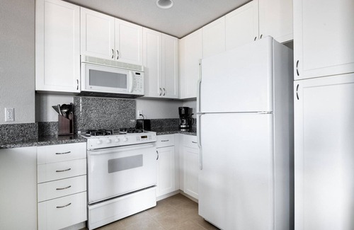 Cupertino Apartment | Exquisite Cupertino 1BR w/Balcony & Gym, nr Nightlife, by Blueground
