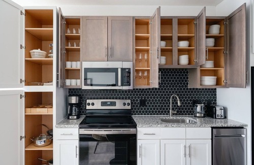 Waller Creek District Apartment | Exquisite Downtown 2BR w/Gym & Deck, nr Congress Ave, by Blueground