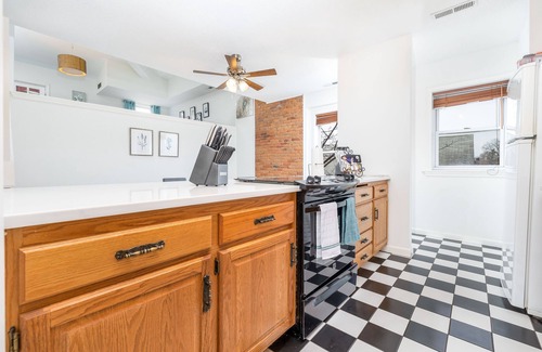 Asylum Hill Apartment | Exquisite Downtown Loft Apartment