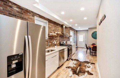 North Philadelphia West House | Exquisite Downtown 5B/3.5B w/Patio!
