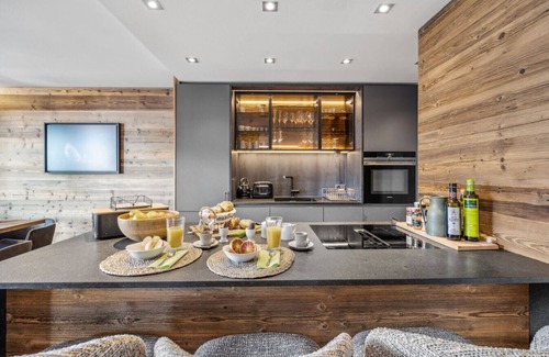 Lens Apartment | Exquisite Duplex Apartment with Breathtaking Views by Mrs Miggins