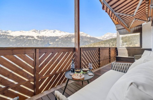Lens Apartment | Exquisite Duplex Apartment with Breathtaking Views by Mrs Miggins