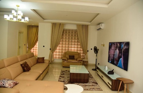 Jabi Apartment | Exquisite extremely clean and cozy home 25 minutes from the airport