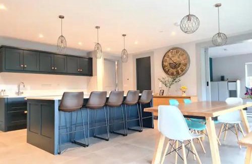 Roscoe Villa | Exquisite Galway City Luxury home – Sleeps 10