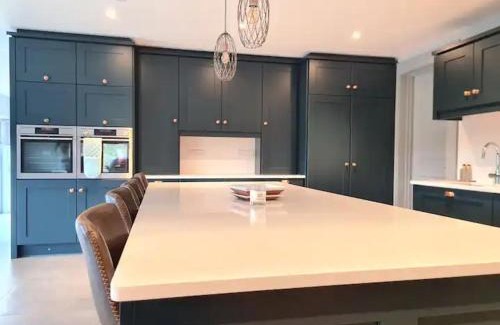 Roscoe Villa | Exquisite Galway City Luxury home – Sleeps 10