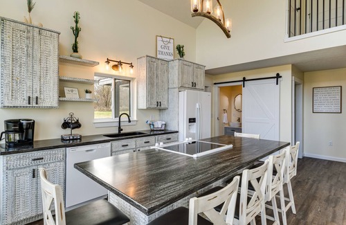 New Lisbon House | Exquisite Hagerstown Home with Deck & Gazebo!