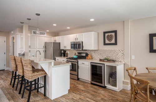 Del Mar House | Exquisite home, 2 blocks from beach! - Vitamin Sea
