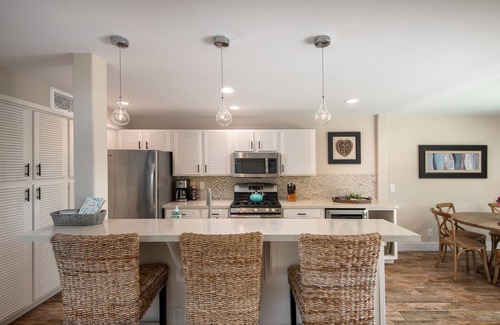 Del Mar House | Exquisite home, 2 blocks from beach! - Vitamin Sea