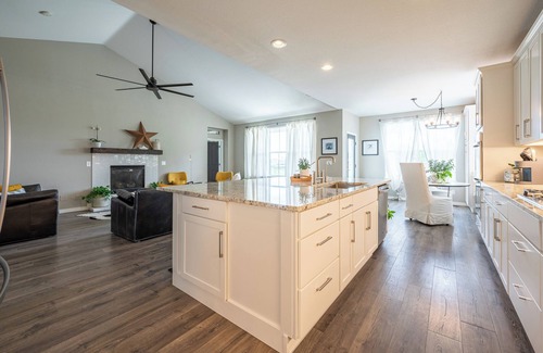 The Meadows House | Exquisite Home Away from Home with Large Back Patio and Room for Everyone