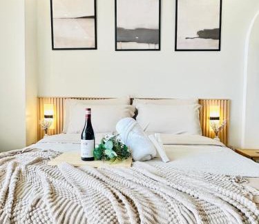 Pinagsama Apartment | Exquisite Japandi 2 Venice w Grand Canal View!