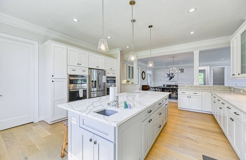 Livingston House | Exquisite lakefront home with game room, kayaks, lovely deck, washer/dryer & AC