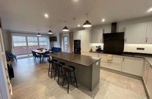 Shobdon House | Exquisite large executive home