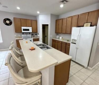 Bellavida House | Exquisite Luxury Vacation Home with Heated Pool & Spa