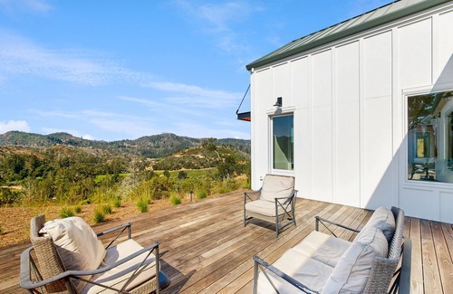 Calistoga House | Exquisite modern getaway with private hot tub & pool + large deck w/valley-view