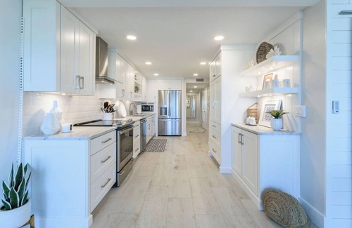 Jacksonville Beach Condo | Exquisite Oceanfront Condo with Designer Finishes