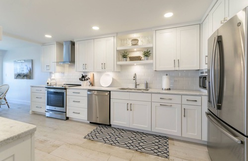 Jacksonville Beach Condo | Exquisite Oceanfront Condo with Designer Finishes