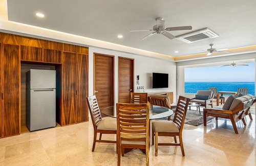 Mismaloya Condo | Exquisite oceanfront condo with amazing pool, balcony & W/D