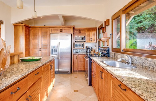 Islita Villa | Exquisite ocean-view villa with balcony, plunge pool, patio, & central AC