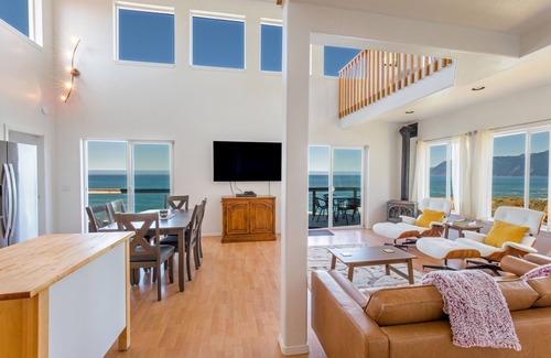 Shelter Cove Condo | Exquisite Oceanview! by OceanviewHotTubs Tesla Charging Shelter Cove Oceanfront