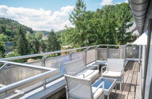 Limpertsberg Apartment | Exquisite Penthouse w Mountain View close to DT ID34