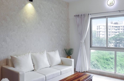 Malad East Apartment | Exquisite Place for Families - 2 BHK upto 5 guest