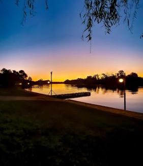 Parys Apartment | Exquisite Pont de Val Riverside Escape Apartment