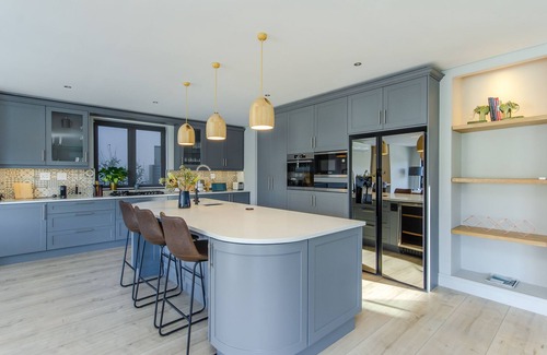 Simondium House | Exquisite Pool House on Pearl Valley Golf Estate - secure and exclusive