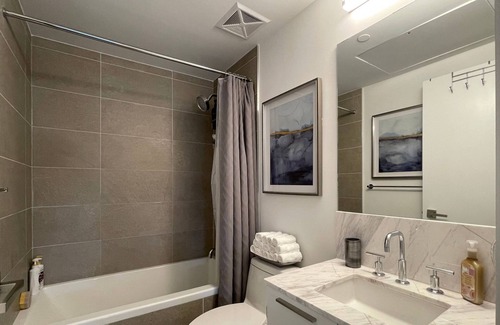 Church and Wellesley Condo | Exquisite Retreat: Luxury Living with Seamless Subway Access, Steps to Yorkville