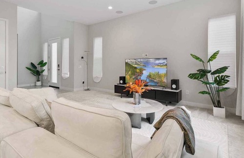Foothill Ranch House | Exquisite Retreat on Pin Ln