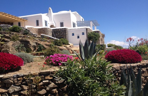 Xilokeratidi Villa | Exquisite seafront 5 bedroom villa