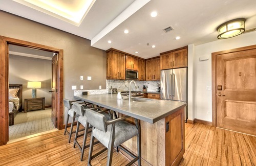 Lakeside Park Condo | Exquisite Stateline Resort, Hot Tub Zalanta #222