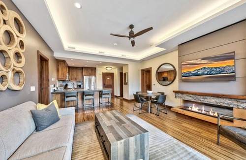Lakeside Park Condo | Exquisite Stateline Resort, Hot Tub Zalanta #222