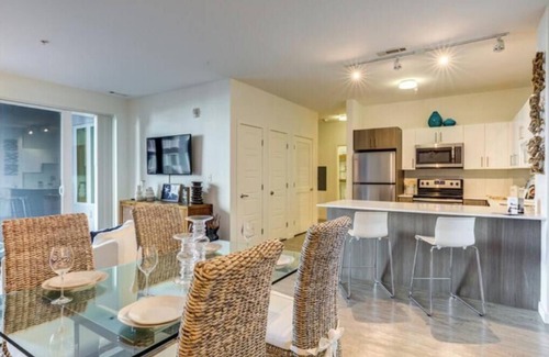 Revere Apartment | Exquisite stay across the ocean