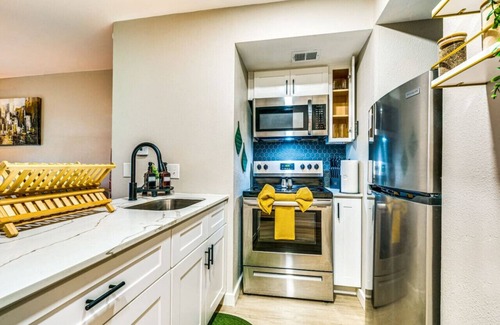 Allandale Apartment | Exquisite Studio | Pet-Friendly | 10 mins from DT