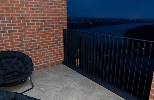 West Hendon Apartment | Exquisite- stylish- luxurious