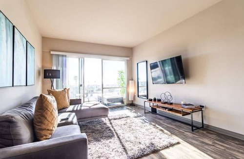 Marina del Rey Apartment | ★ Exquisite Sunrise Views @ our 2BR/2BA apt 3Beds ★